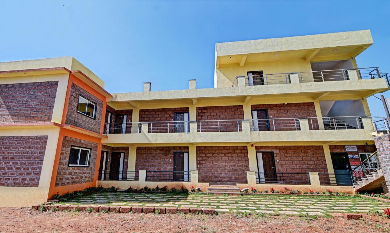 Aditya Hill View Inn Mahabaleshwar Ngoại thất bức ảnh